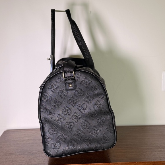 Juicy Couture Weekender duffel bag w/ embossed logo, card holder & organizer - Picture 5 of 16
